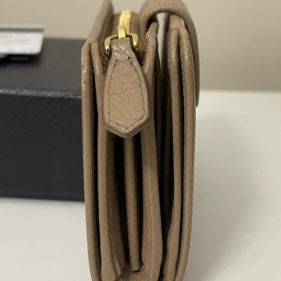 Prada Saffiano Small Wallet - Picture 4 of 10